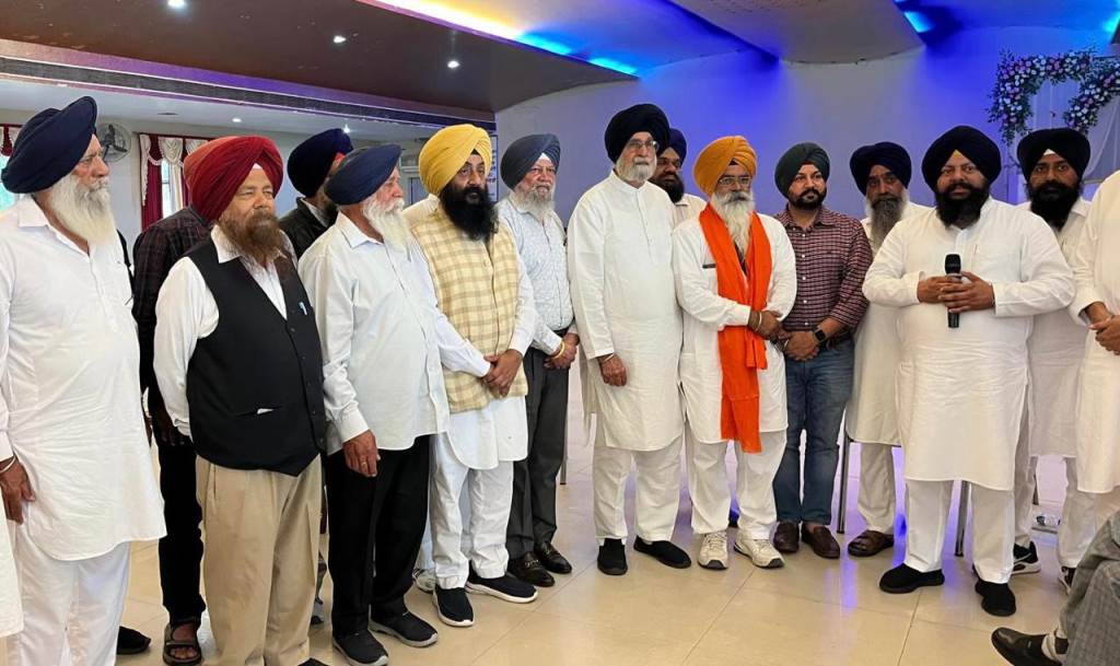 ਸ਼੍ਰੋਮਣੀ ਅਕਾਲੀ ਦਲ ਦੇ ਕੌਮੀ ਮੀਤ ਪ੍ਰਧਾਨ ਬਣਨ ਤੇ ਜ਼ਿਲ੍ਹੇ ਦੀ ਲੀਡਰਸ਼ਿਪ ਵੱਲੋਂ ਇਕਬਾਲ ਸਿੰਘ ਖੇੜਾ ਦਾ ਸਨਮਾਨ